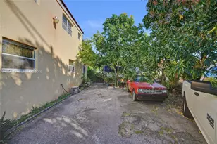 4141 W 4th Ave, Hialeah, FL 33012 - Photo 23