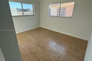 8511 NW 11th St, Pembroke Pines, FL 33024 - Photo 9