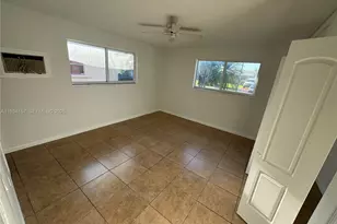8511 NW 11th St, Pembroke Pines, FL 33024 - Photo 11