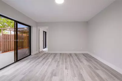 1170 SW 118th Ter, Davie, FL 33325 - Photo 13