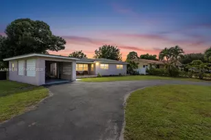 312 NW 35th St, Oakland Park, FL 33309 - Photo 1