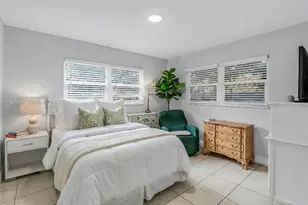 312 NW 35th St, Oakland Park, FL 33309 - Photo 13