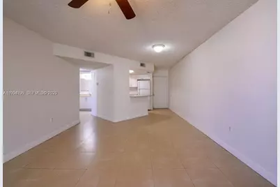 8215 Lake Dr #504, Doral, FL 33166 - Photo 5