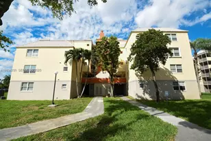8215 Lake Dr, Doral, FL 33166 - Photo 21