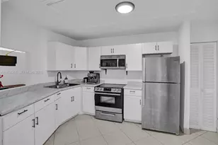 1780 NE 191st St, Miami, FL 33179 - Photo 3