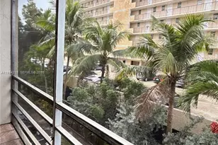 2935 NE 163rd St, North Miami Beach, FL 33160 - Photo 23