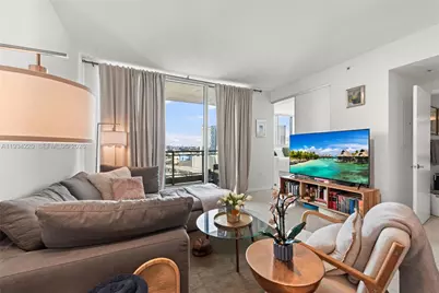 90 SW 3rd St #2109, Miami, FL 33130 - Photo 15