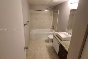 185 SW 7th St, Miami, FL 33130 - Photo 13