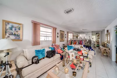 854 E 24th St, Hialeah, FL 33013 - Photo 11