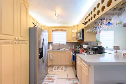 30 SW 57th Ct, Miami, FL 33144 - Photo 11