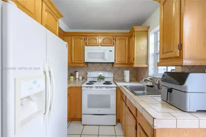 30 SW 57th Ct, Miami, FL 33144 - Photo 33