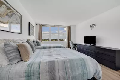 5601 Collins Ave #1019, Miami Beach, FL 33140 - Photo 25