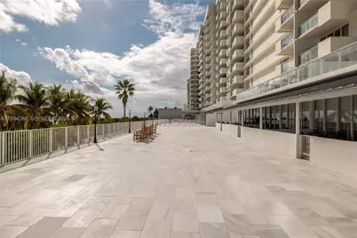 5601 Collins Ave #1019, Miami Beach, FL 33140 - Photo 7
