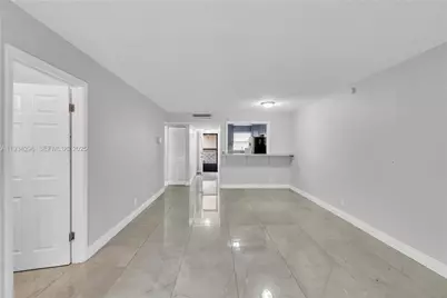 4760 W Lucerne Lakes Blvd W #408, Lake Worth, FL 33467 - Photo 9