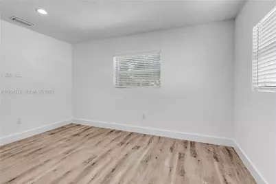 2512 NE 182nd Ter #1, North Miami Beach, FL 33160 - Photo 9