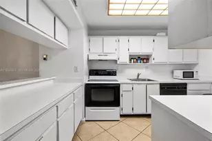 20741 NE 4th Ct, Miami, FL 33179 - Photo 3