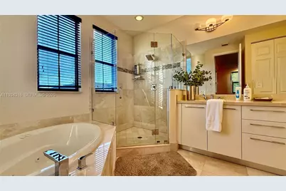 8351 NW 51st Ter #8351, Doral, FL 33166 - Photo 7