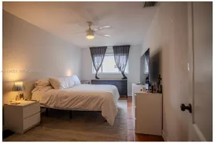 677 NE 24th St, Miami, FL 33137 - Photo 17