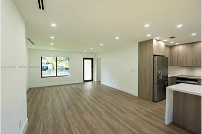 14515 Mahogany Ct, Miami Lakes, FL 33014 - Photo 9