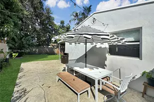 640 SW 6th St, Hallandale Beach, FL 33009 - Photo 11