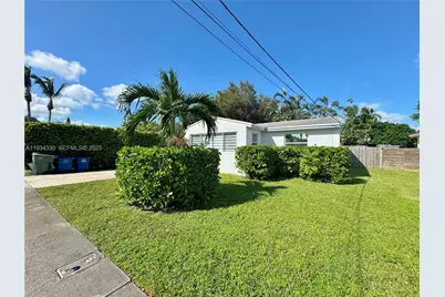 640 SW 6th St, Hallandale Beach, FL 33009 - Photo 15