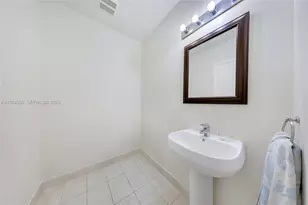 1900 N Bayshore Dr, Miami, FL 33132 - Photo 15