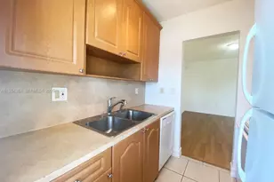 2185 NE 123rd St, North Miami, FL 33181 - Photo 9