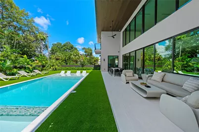 19900 NE 21st Ct, Miami, FL 33179 - Photo 11
