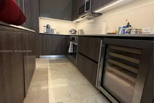 88 SW 7th St, Miami, FL 33130 - Photo 13