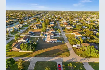1236 SE 21st Place, Cape Coral, FL 33990 - Photo 7