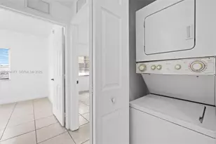 2437 W 78th St, Hialeah, FL 33016 - Photo 21