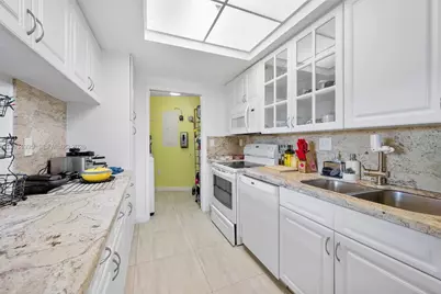 9755 NW 52nd St #513, Doral, FL 33178 - Photo 7