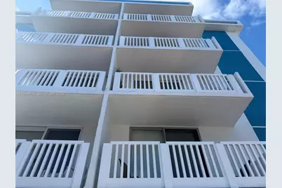 910 Michigan Ave #305, Miami Beach, FL 33139 - Photo 1