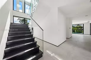 2096 Alamanda Dr, North Miami, FL 33181 - Photo 23