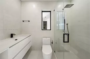2096 Alamanda Dr, North Miami, FL 33181 - Photo 21