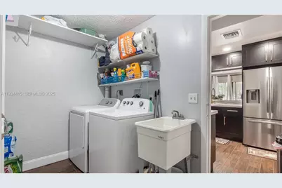 4289 N 76th Ave, Davie, FL 33024 - Photo 25