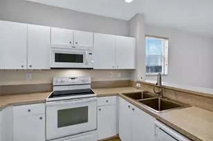 8955 SW 207th St, Cutler Bay, FL 33189 - Photo 21