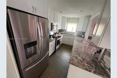 5068 Beechwood Rd, Delray Beach, FL 33484 - Photo 11