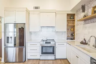 3207 S Lakeview Cir, Fort Pierce, FL 34949 - Photo 3