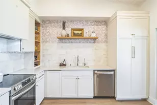 3207 S Lakeview Cir, Fort Pierce, FL 34949 - Photo 1