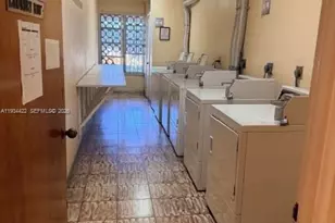 8990 SW 24th St, Miami, FL 33165 - Photo 15