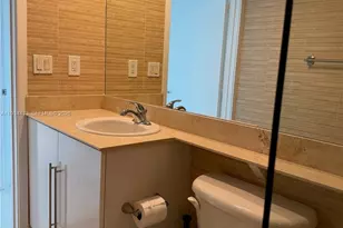 325 S Biscayne Blvd, Miami, FL 33131 - Photo 11