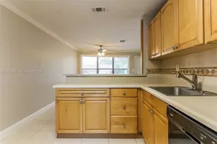 2411 NE 10th Ave, Pompano Beach, FL 33064 - Photo 5