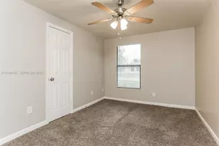 2411 NE 10th Ave, Pompano Beach, FL 33064 - Photo 11