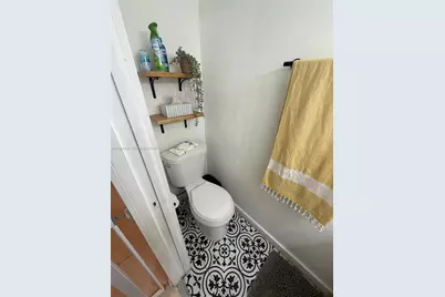 5962 W 18th Ave #B-2, Hialeah, FL 33012 - Photo 9