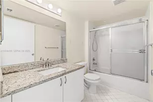 550 SW 138th Ave, Pembroke Pines, FL 33027 - Photo 19