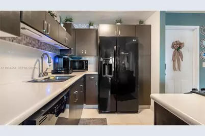 4141 Crystal Lake Dr, Deerfield Beach, FL 33064 - Photo 5