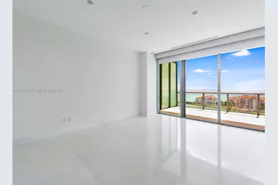 800 S Pointe Dr #2103, Miami Beach, FL 33139 - Photo 13