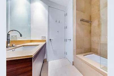 800 S Pointe Dr #2103, Miami Beach, FL 33139 - Photo 17