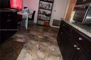 1121 NW 56th St, Miami, FL 33127 - Photo 5